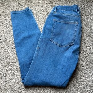 Good American Good Legs Crop Jean